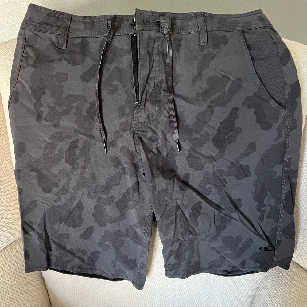 O’Neill hybrid black camo shorts, 32 waist
